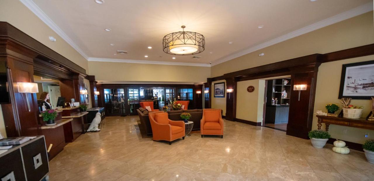Holiday Inn Bar Harbor Regency Hotel By Ihg Bagian luar foto